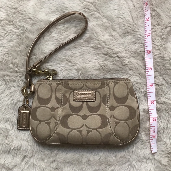Coach Wristlet - Picture 4 of 9